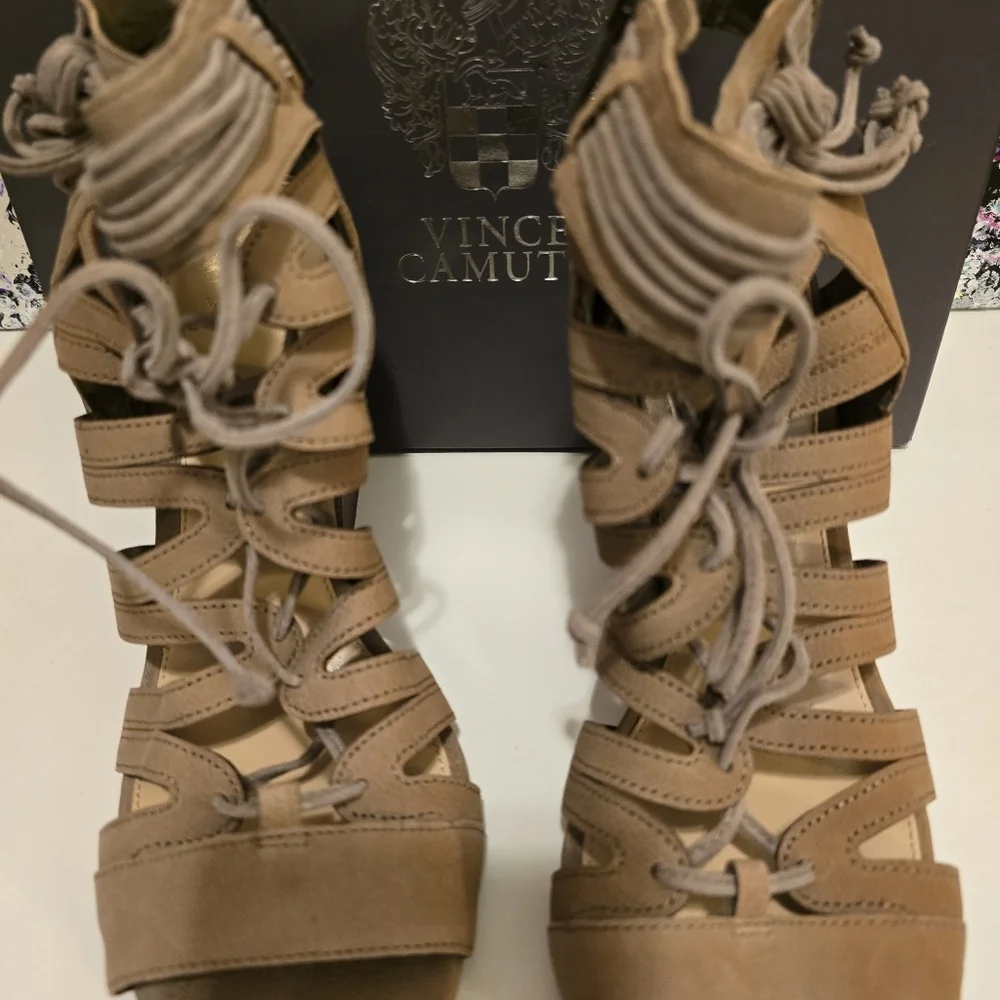 VINCE CAMUTO Tan Chunky Heel Laceup Sandals Tassles Detail Zipup Sides Size 11 - Picture 4 of 17